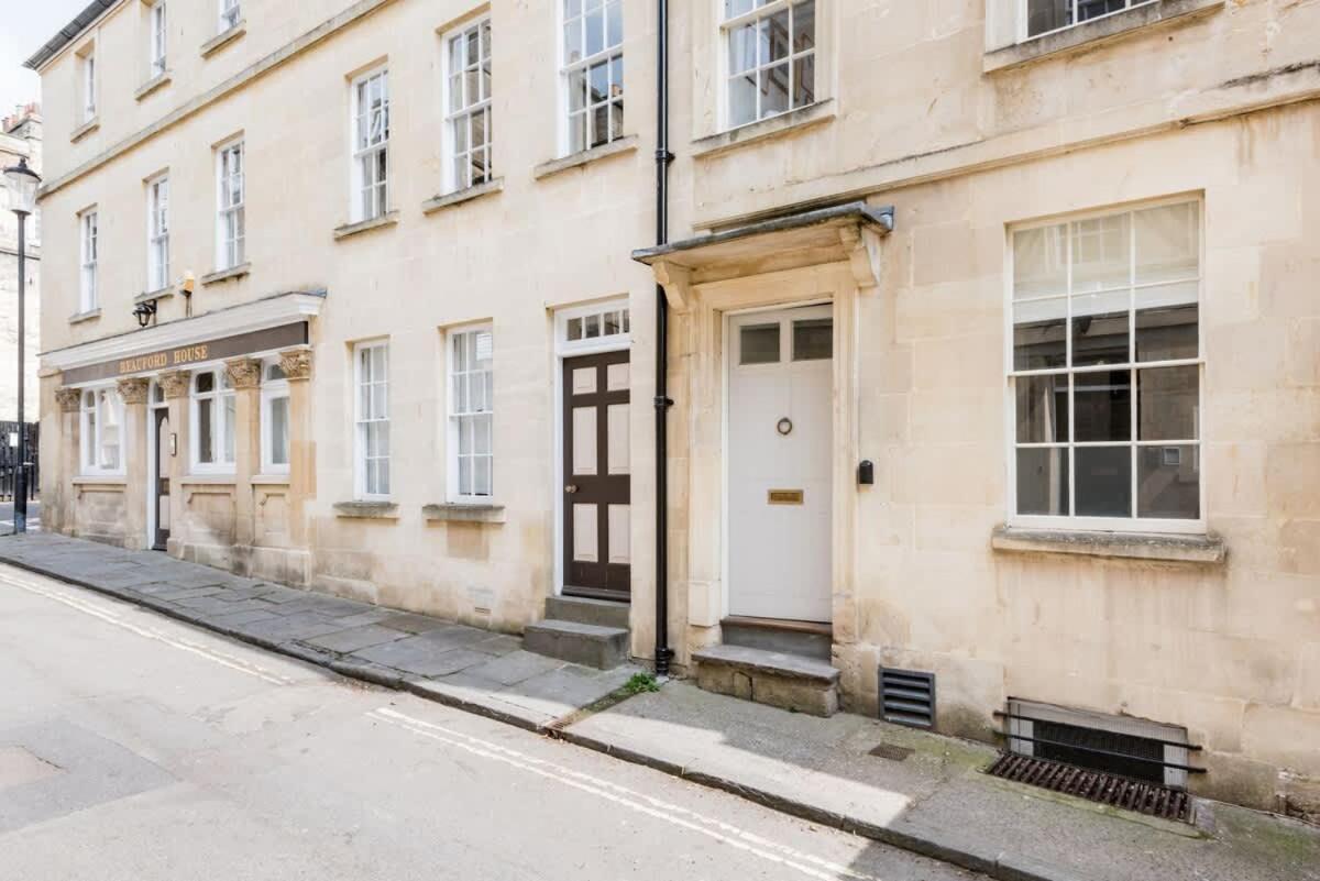 Central Georgian Townhouse With Free Parking Bath Bagian luar foto