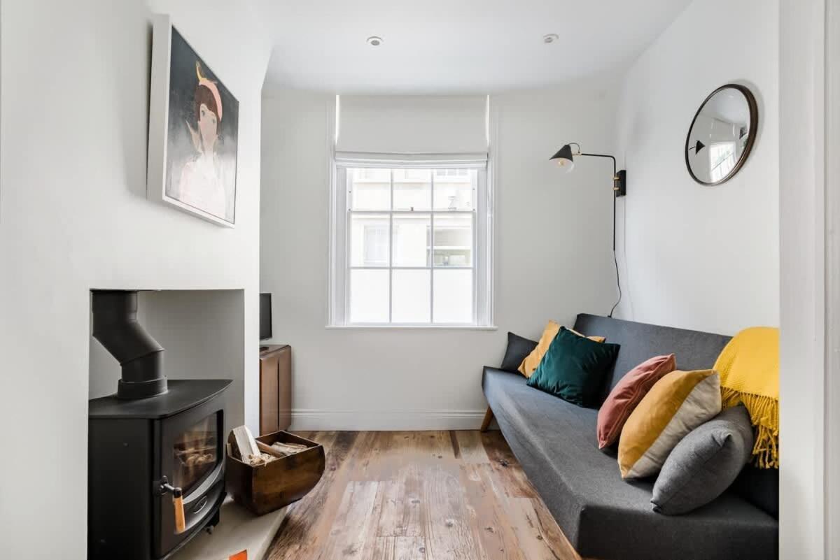 Central Georgian Townhouse With Free Parking Bath Bagian luar foto