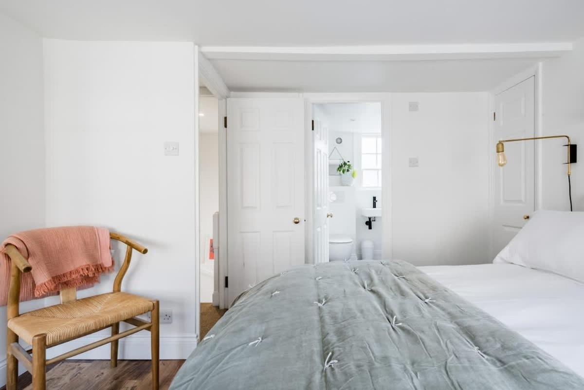 Central Georgian Townhouse With Free Parking Bath Bagian luar foto