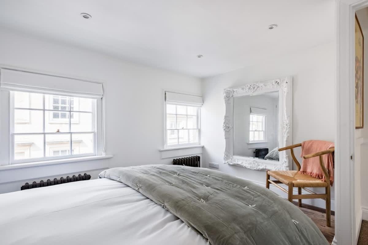 Central Georgian Townhouse With Free Parking Bath Bagian luar foto