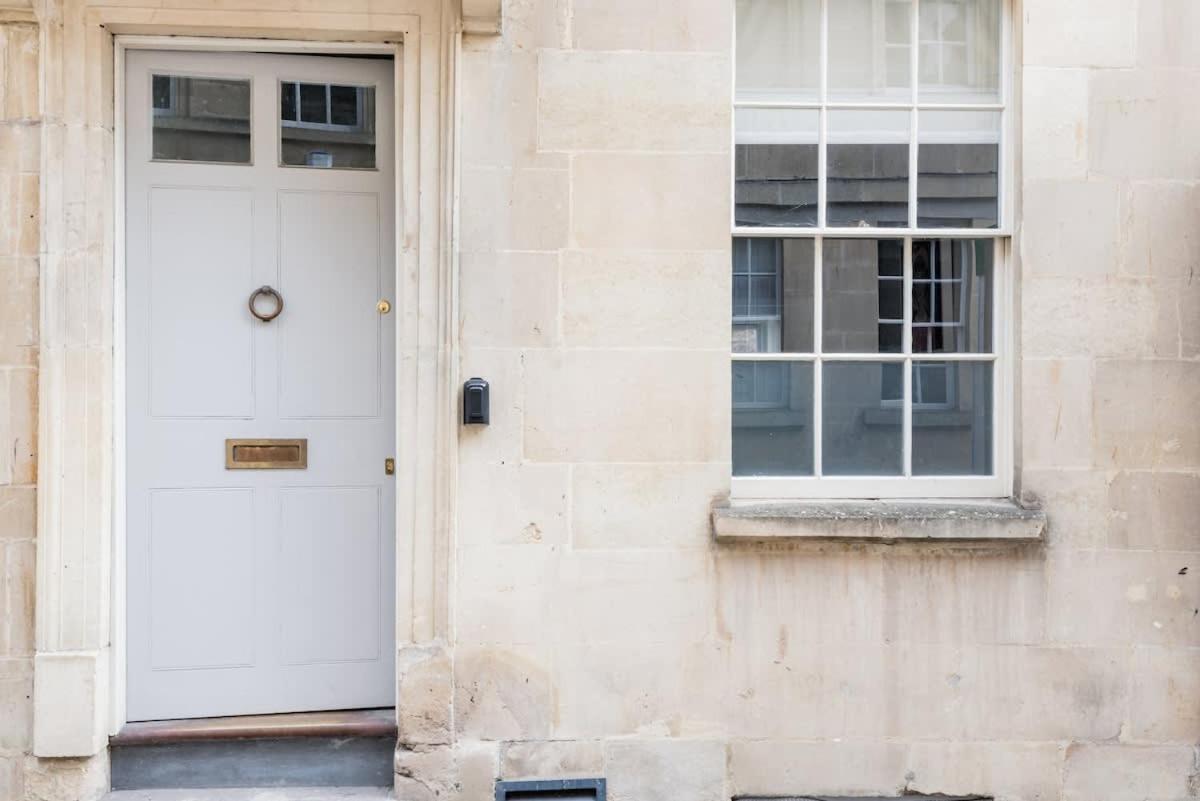 Central Georgian Townhouse With Free Parking Bath Bagian luar foto