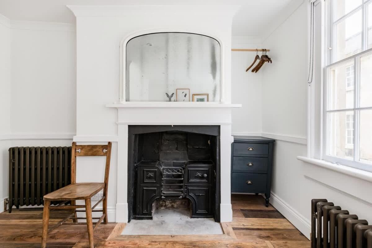 Central Georgian Townhouse With Free Parking Bath Bagian luar foto