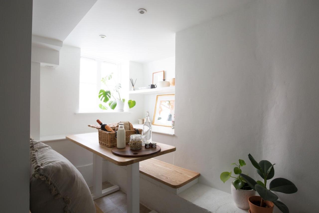 Central Georgian Townhouse With Free Parking Bath Bagian luar foto