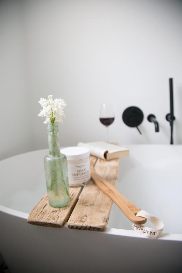 Central Georgian Townhouse With Free Parking Bath Bagian luar foto