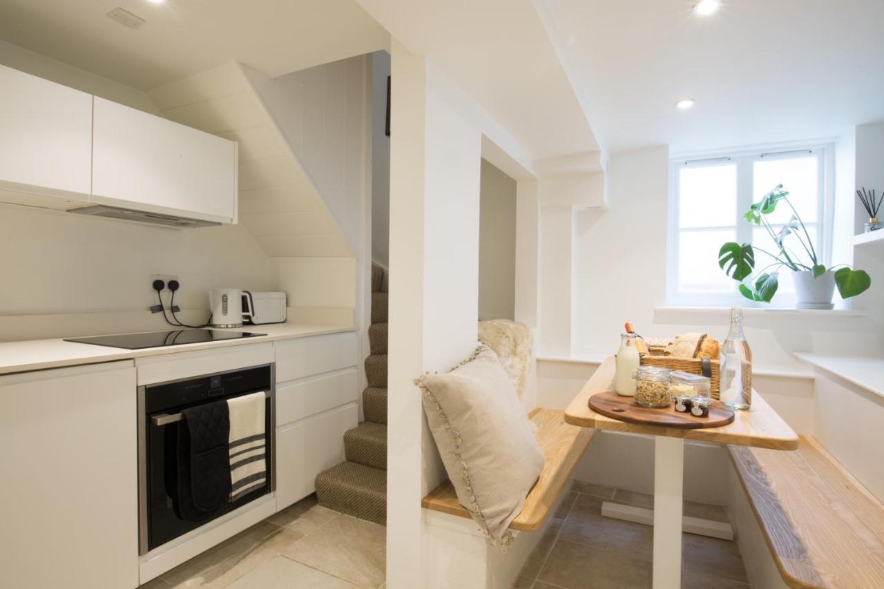 Central Georgian Townhouse With Free Parking Bath Bagian luar foto